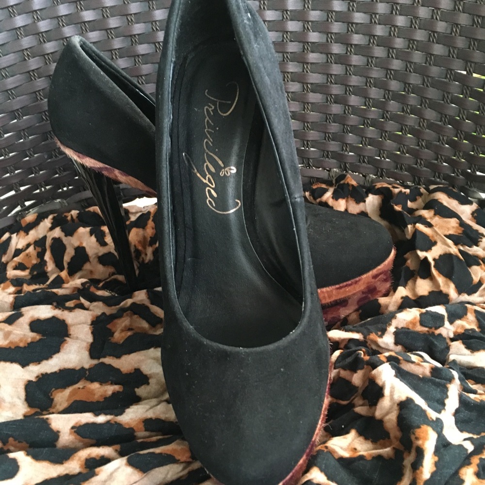 Leopard Platform Heels - Picture 2 of 4
